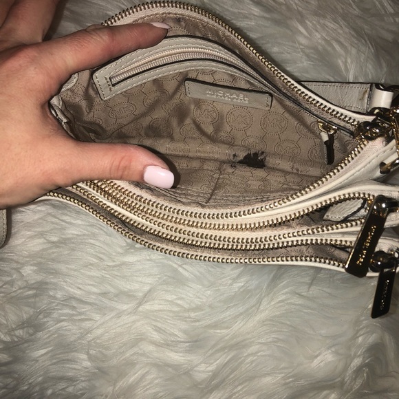 Michael Kors Cream Crossbody - Picture 3 of 5